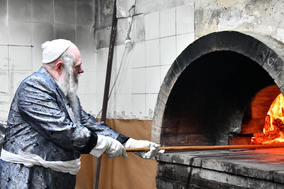 אפיית מצות בפרמישלאן