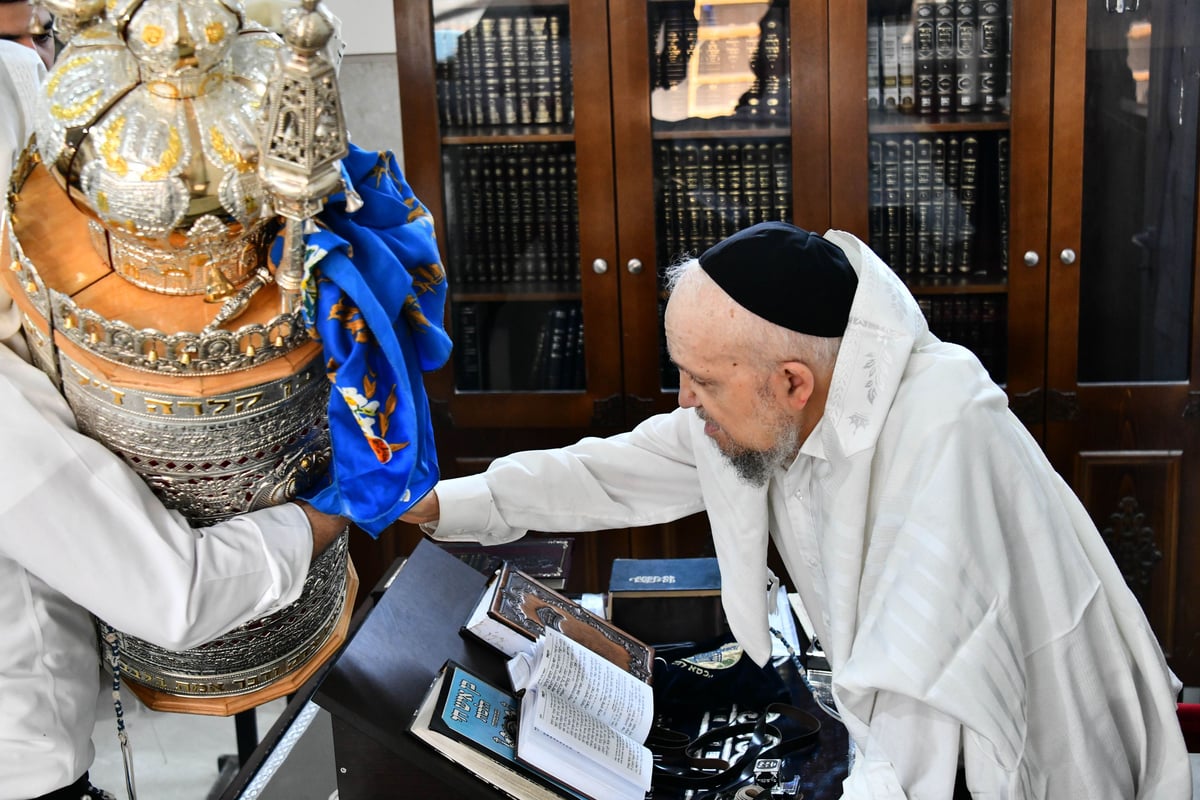 הגר"מ מאזוז בברכת האילנות