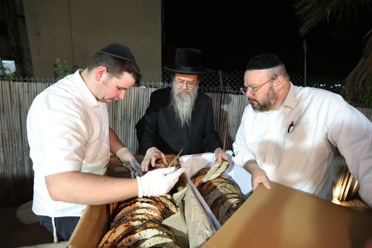 הגרש"ב סורוצקין באפיית מצות במעונו של הגר"ד קוק ותיעוד משאיבת "מים שלנו" ע"י הגר"ד קוק מהכנרת