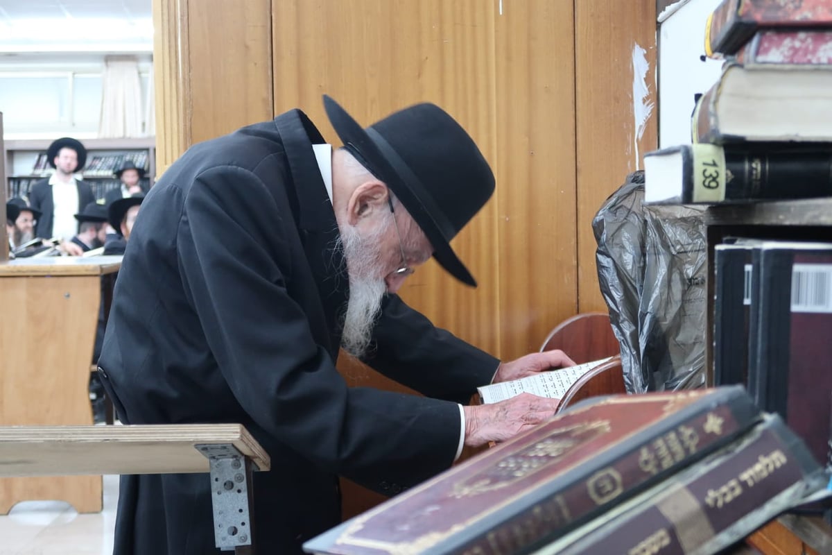 הגר"מ גריינמן בישיבת קרית מלך