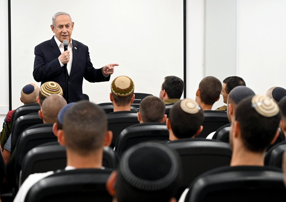 נתניהו למתגייסים: "מפלצות תקפו אותנו, ואנחנו מכים בהם עכשיו בחזרה"