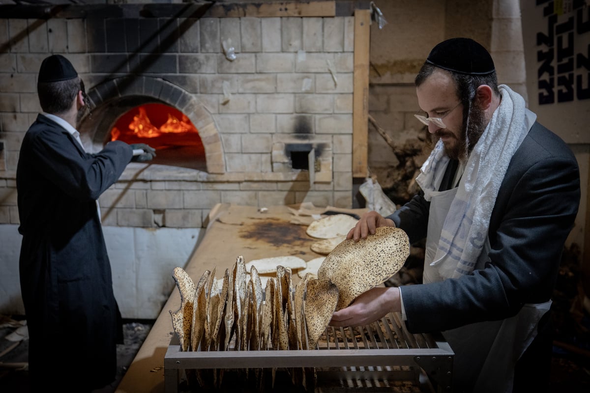 אפיית מצות