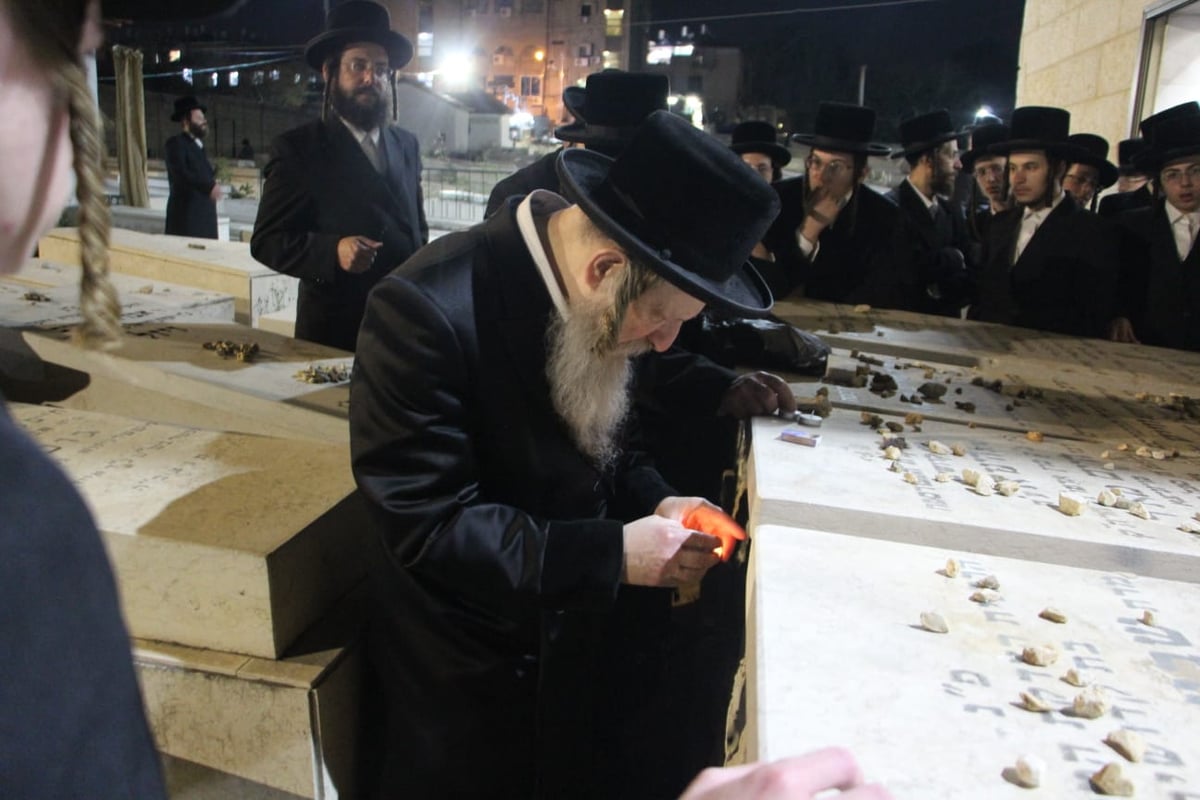 האדמו"ר מדז'יקוב באוהל בית ויזניץ 