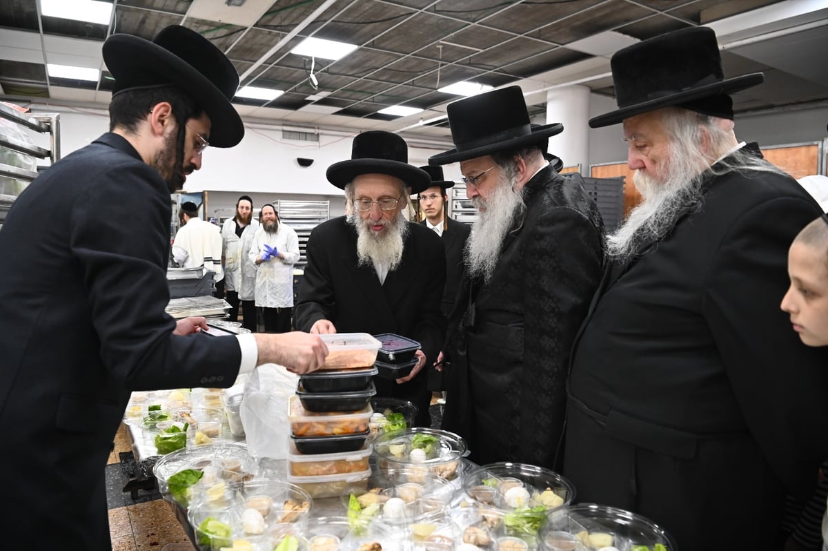 גדולי ישראל במטבח 'בית התבשיל' בב"ב