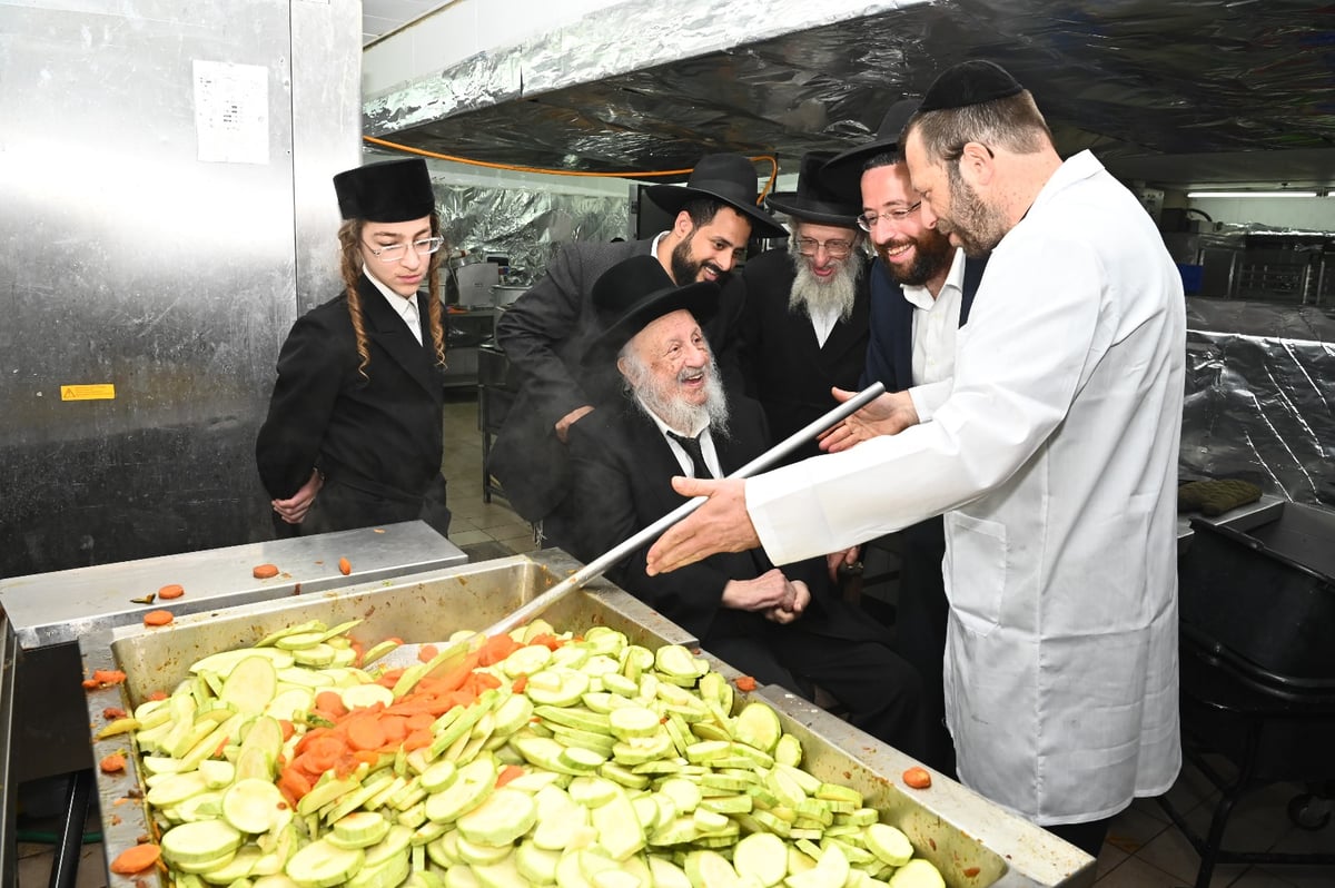 גדולי ישראל במטבח 'בית התבשיל' בב"ב