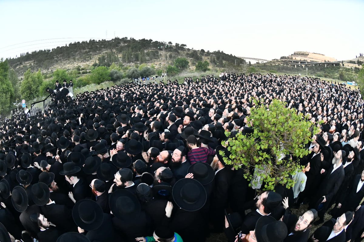 האדמו"ר מגור בשאיבת מים שלנו תשפ"ד