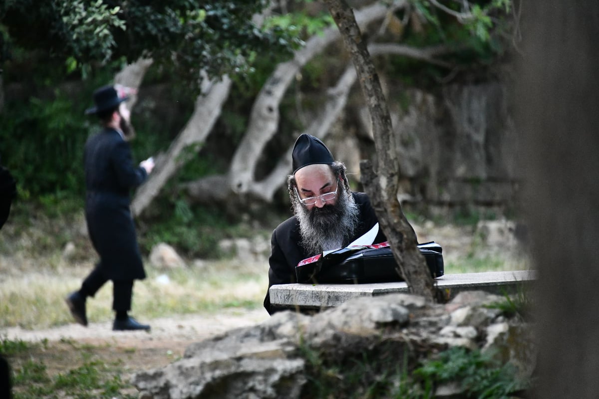 האדמו"ר מגור בשאיבת מים שלנו תשפ"ד