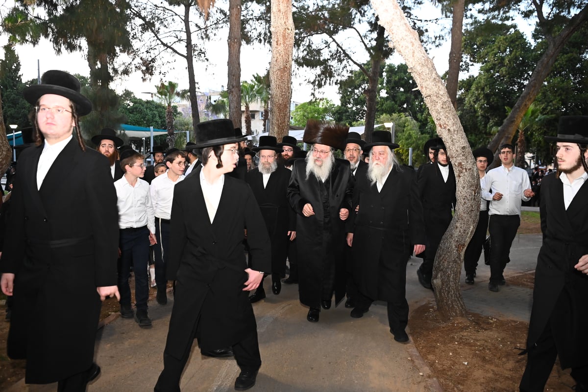 אדמור"י ב"ב בשאיבת מים שלנו