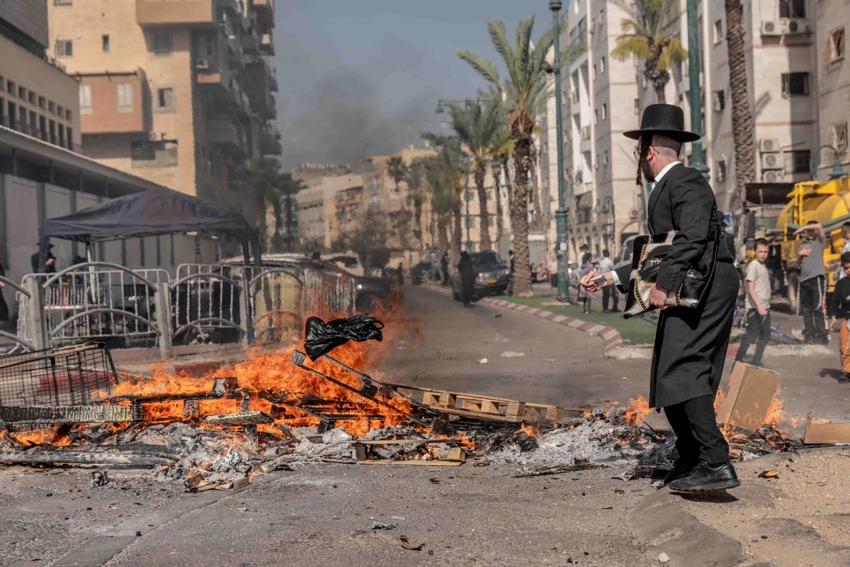 כך שרפו את שאריות החמץ ברחובות עיר התורה והחסידות