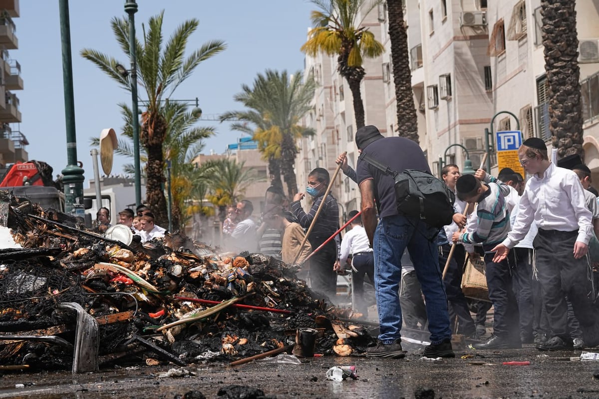 האדמו"ר ממודזיץ בשריפת חמץ