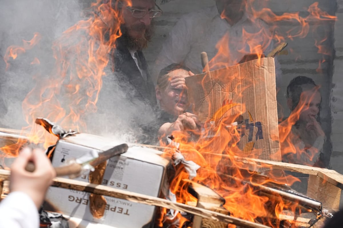 האדמו"ר ממודזיץ בשריפת חמץ