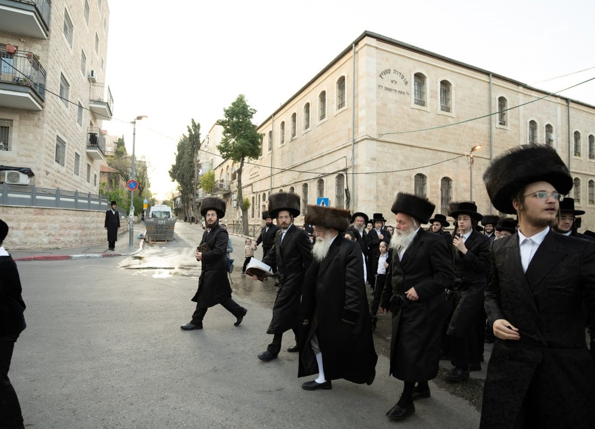 האדמו"ר מנדבורנה ירושלים בברכת האילנות