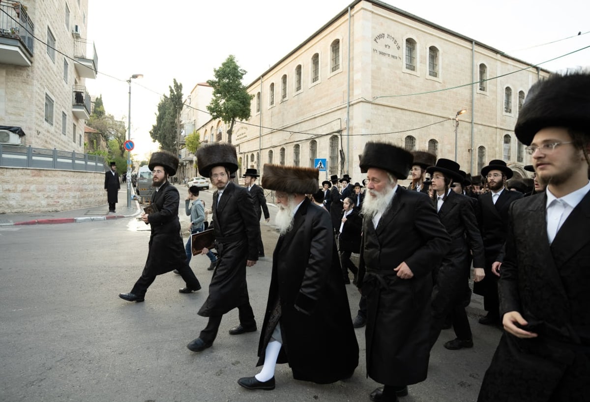 האדמו"ר מנדבורנה ירושלים בברכת האילנות