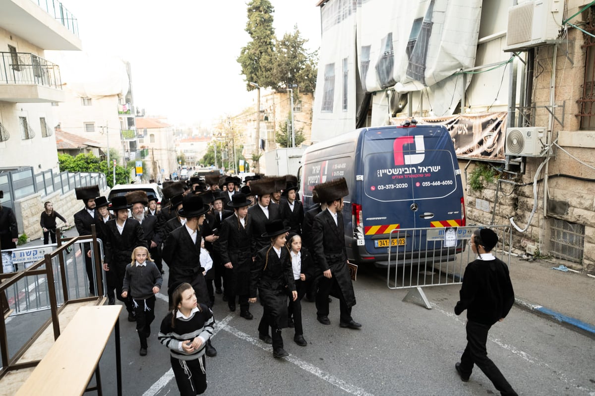 האדמו"ר מנדבורנה ירושלים בברכת האילנות