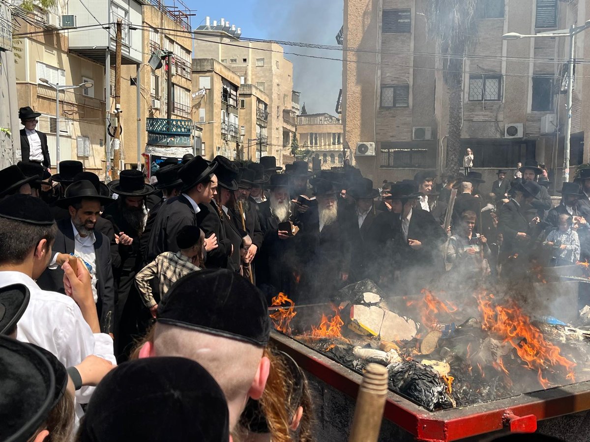 האדמו"ר ממחנובקה בעלזא בערב פסח