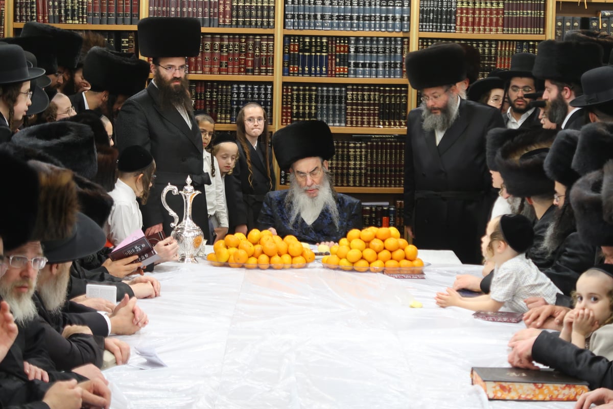 האדמו"ר מאלכסנדר בבית מדרשו בירושלים