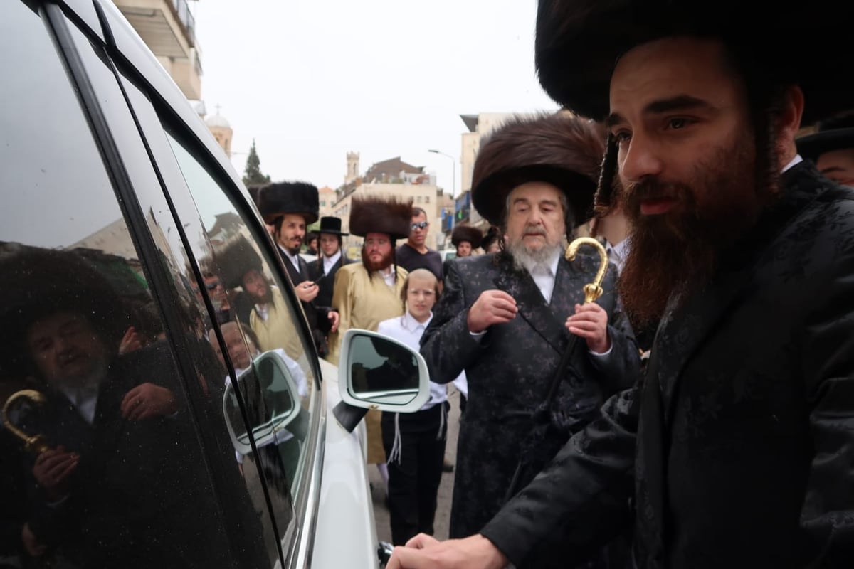 הגרי"מ שעכטער והאדמו"ר מפינסק קארלין בחוה"מ פסח