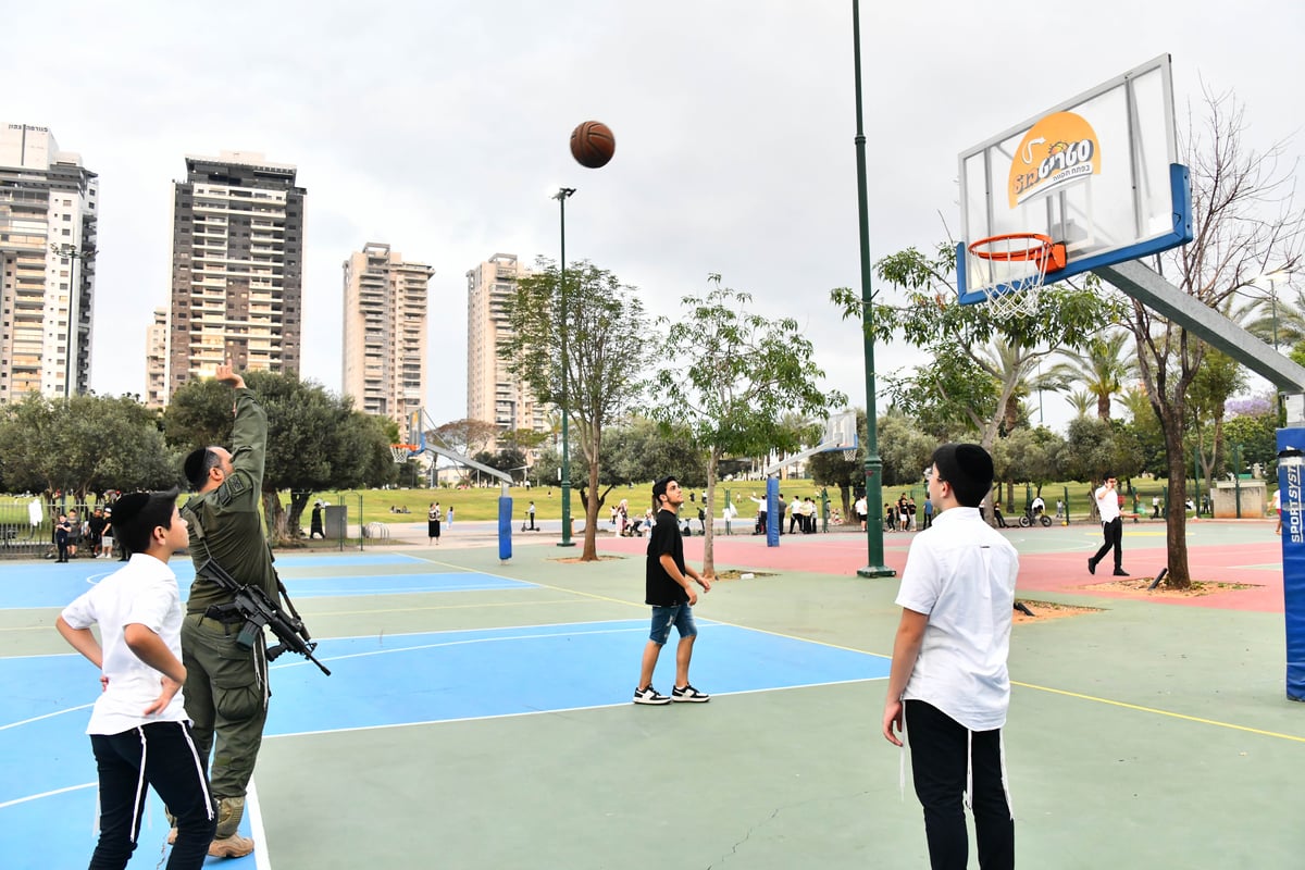 בין הזמנים בפארק בלינסון בפ"ת