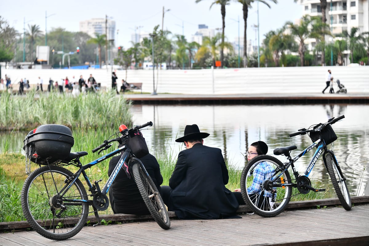 בין הזמנים בפארק בלינסון בפ"ת