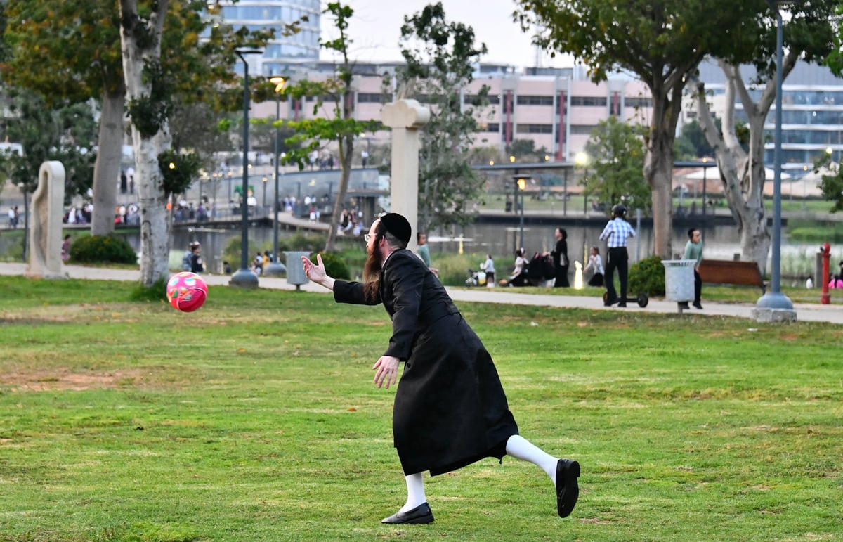 בין הזמנים בפארק בלינסון בפ"ת