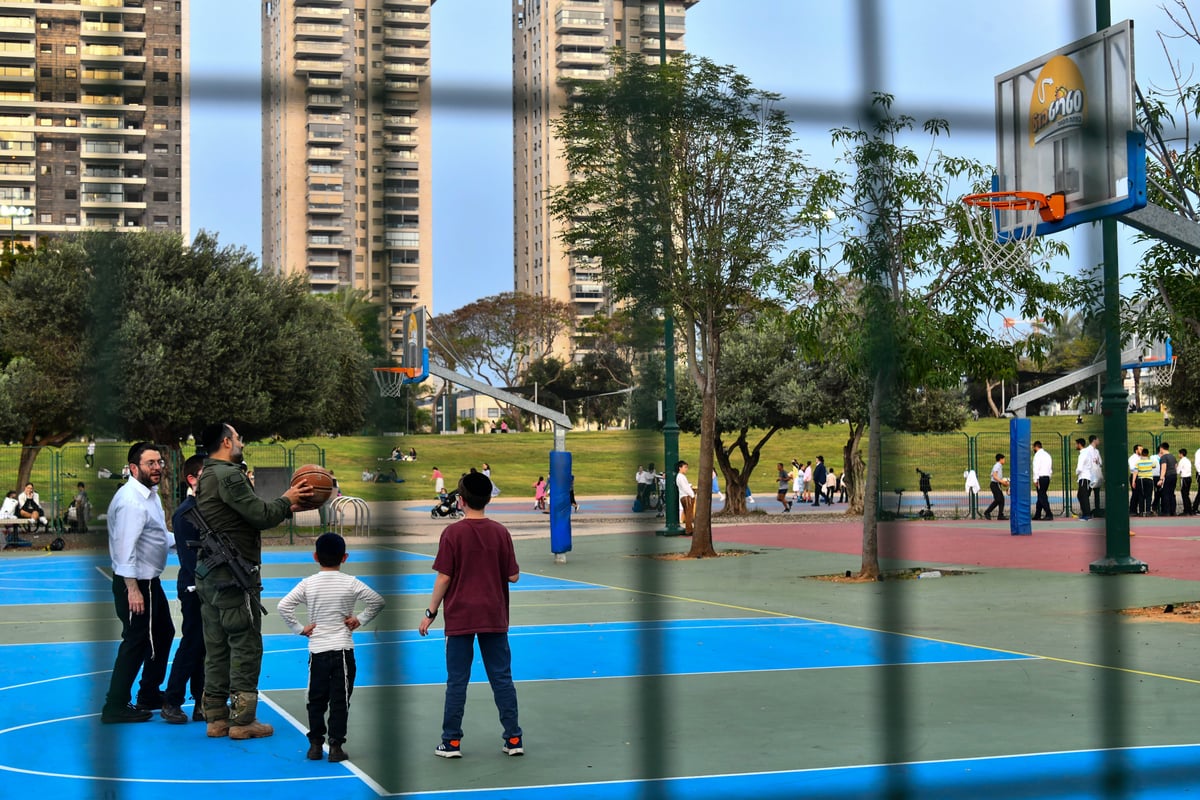 בין הזמנים בפארק בלינסון בפ"ת