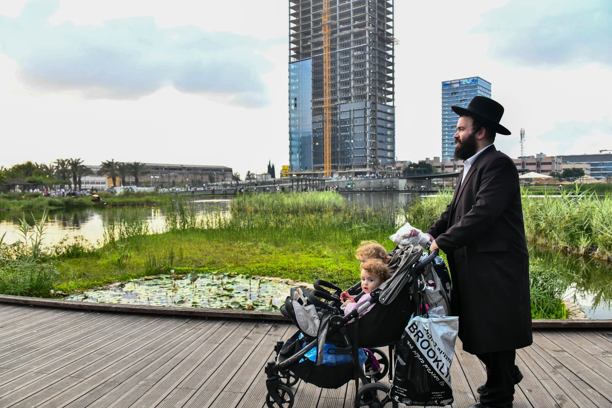 בין הזמנים בפארק בלינסון בפ"ת