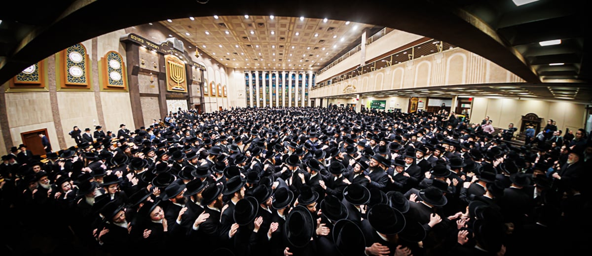 חג הפסח בחצה"ק באבוב