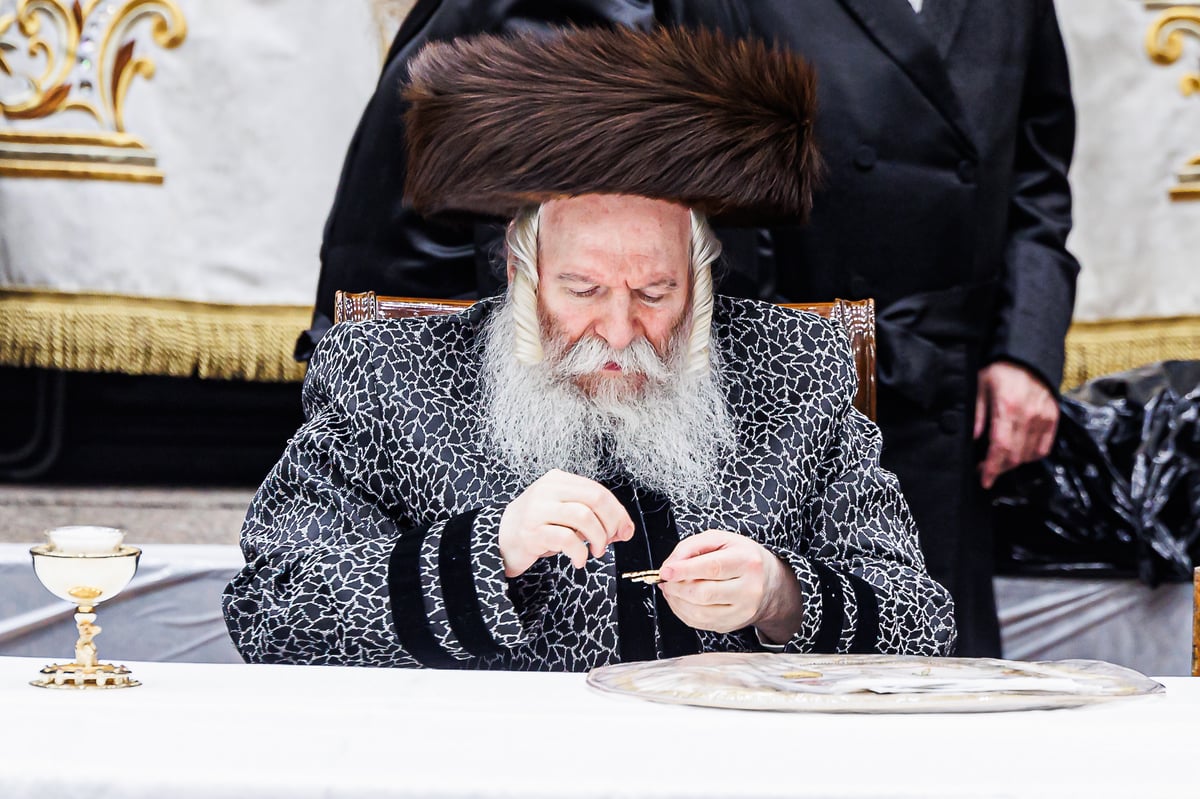 חג הפסח בחצה"ק באבוב