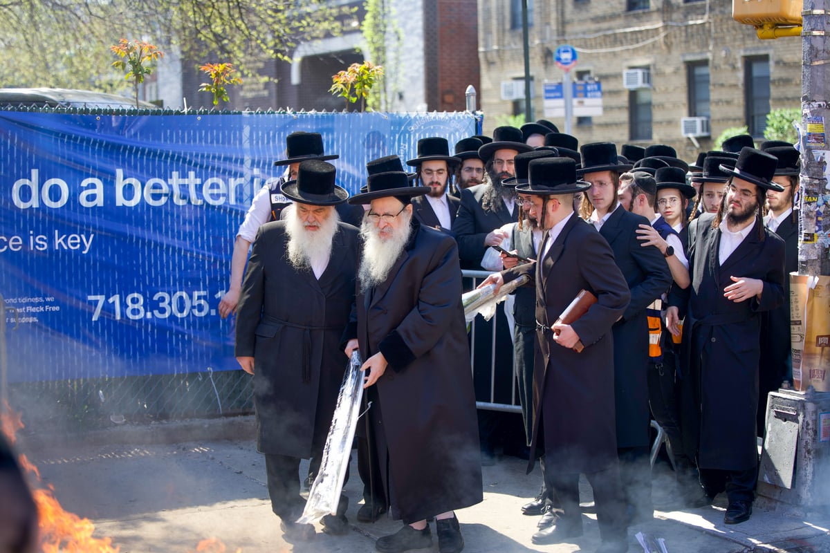 חודש ניסן בחצה"ק צאנז קלויזנבורג