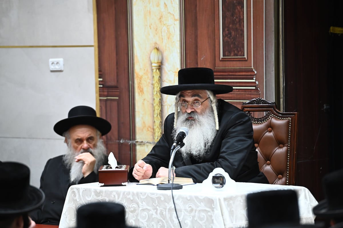 האדמו"ר מדושנסקיא בפתיחת הזמן בב"ב