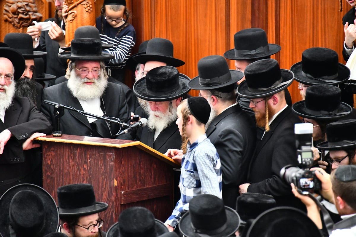  מסע הלווית האדמו"ר מביאלה זצוק"ל