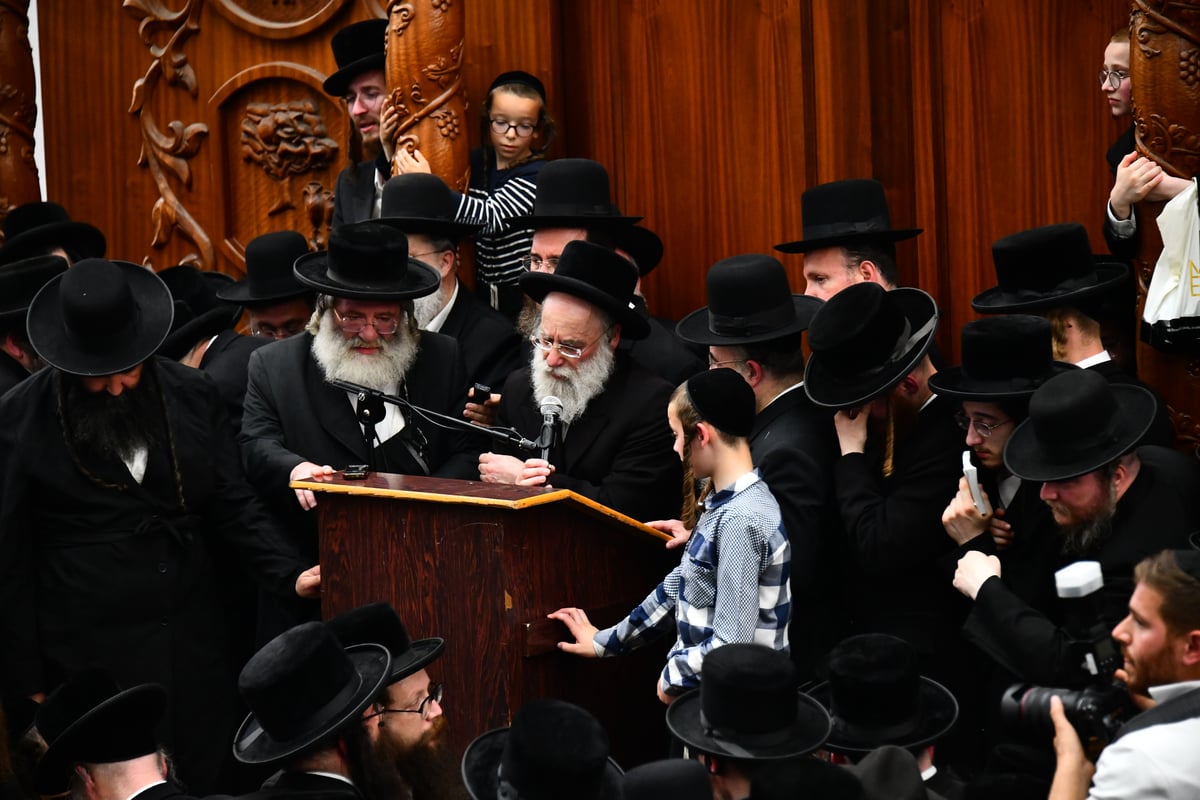  מסע הלווית האדמו"ר מביאלה זצוק"ל