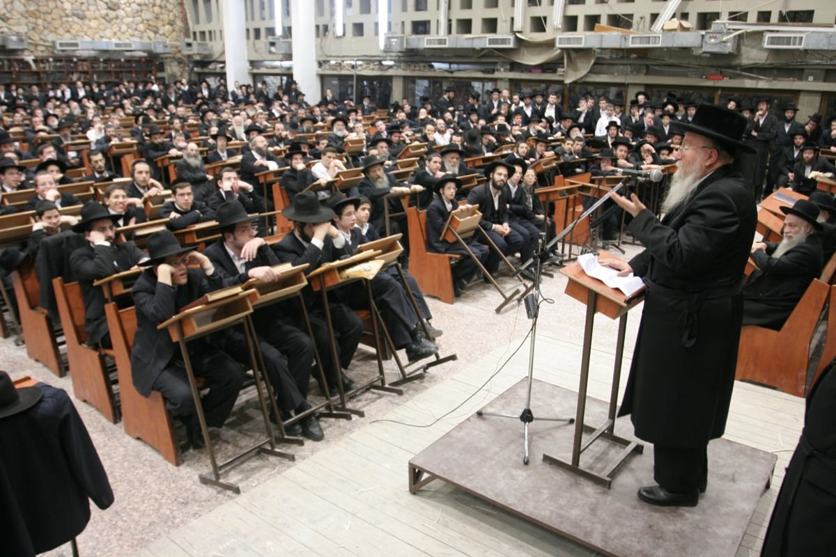 שוקי לרר מגיש: גלריית ענק מחיי האדמו"ר מביאלה זצ"ל