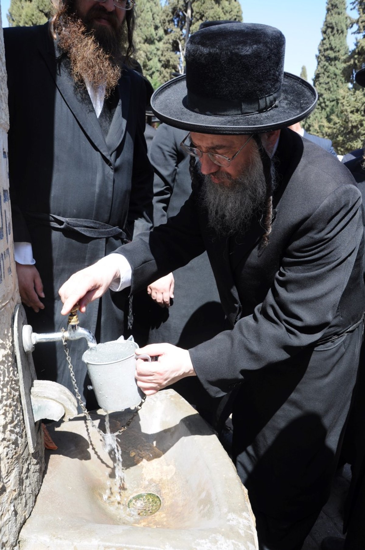 שוקי לרר מגיש: גלריית ענק מחיי האדמו"ר מביאלה זצ"ל