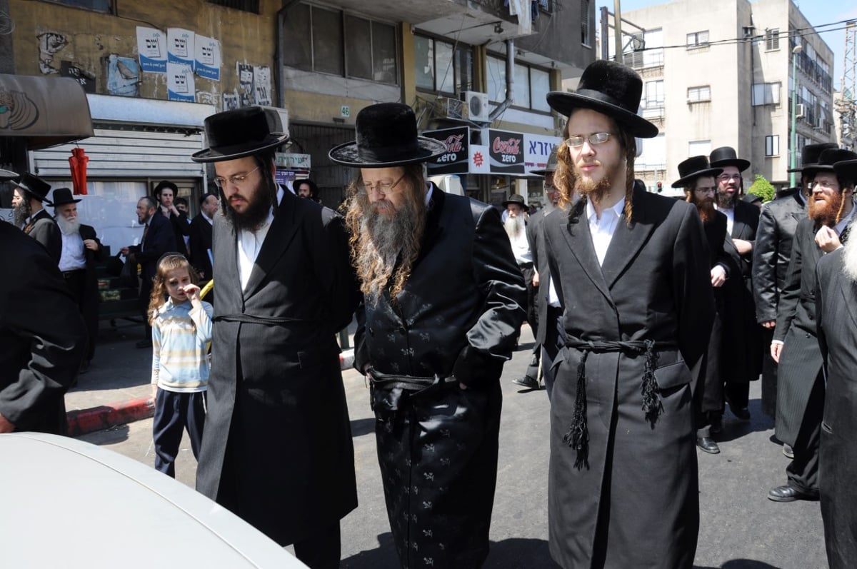 שוקי לרר מגיש: גלריית ענק מחיי האדמו"ר מביאלה זצ"ל