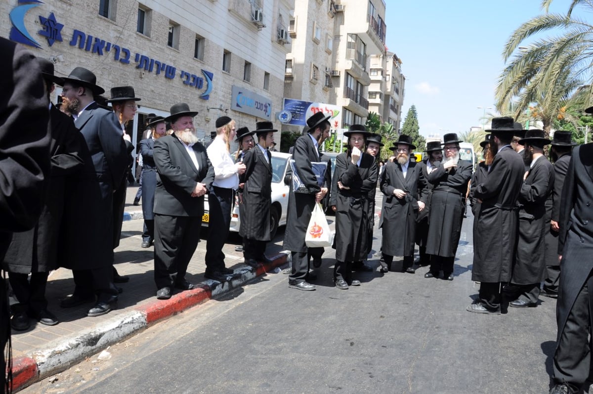 שוקי לרר מגיש: גלריית ענק מחיי האדמו"ר מביאלה זצ"ל