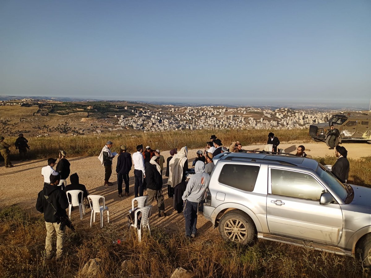 שבוע לאחר פיגוע המטען שסוכל: תפילת הודיה בהר עיבל