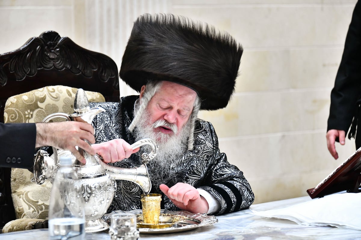 פסח שני בחצה"ק פרמישלן