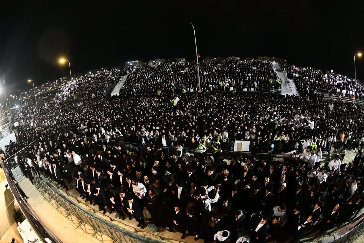 הרה"צ רבי אלימלך בידרמן בהדלקה