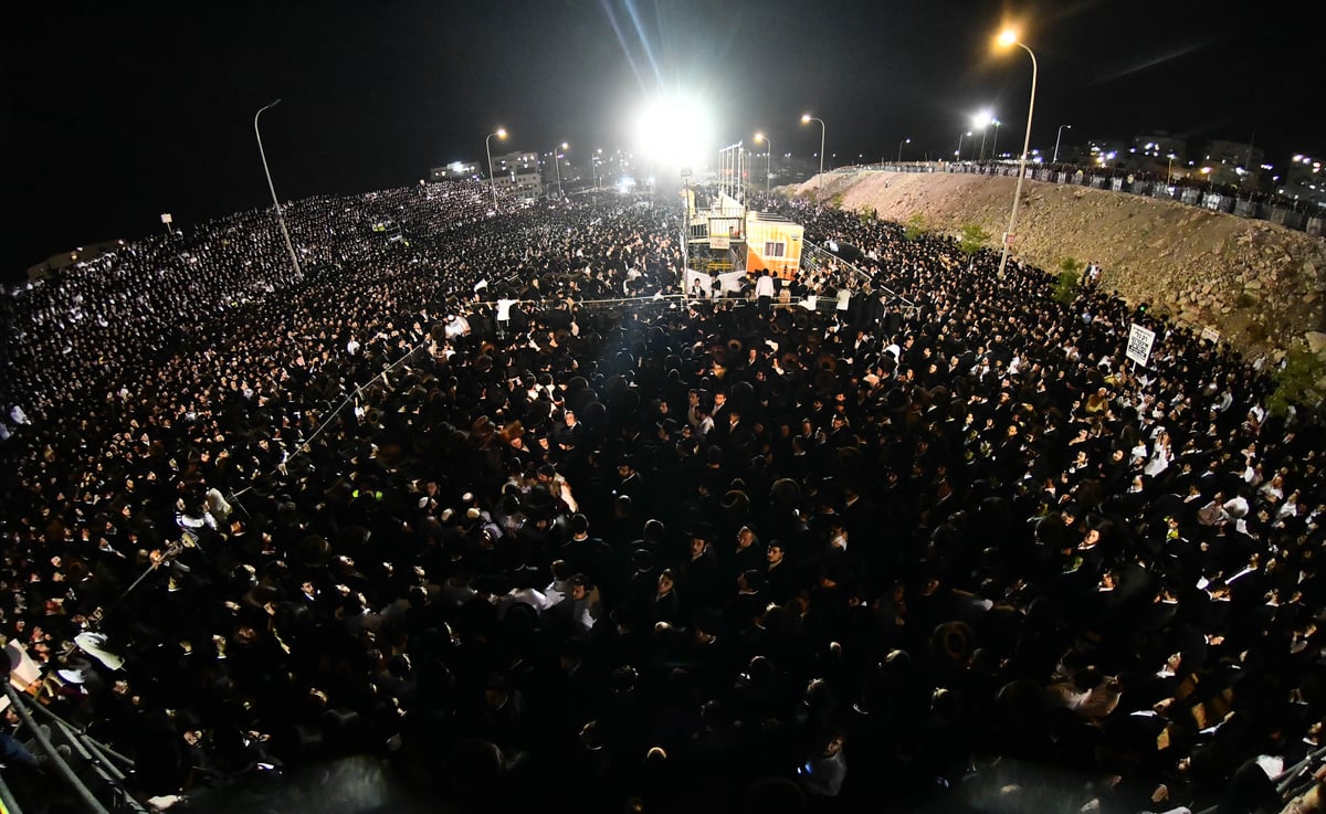 הרה"צ רבי אלימלך בידרמן בהדלקה