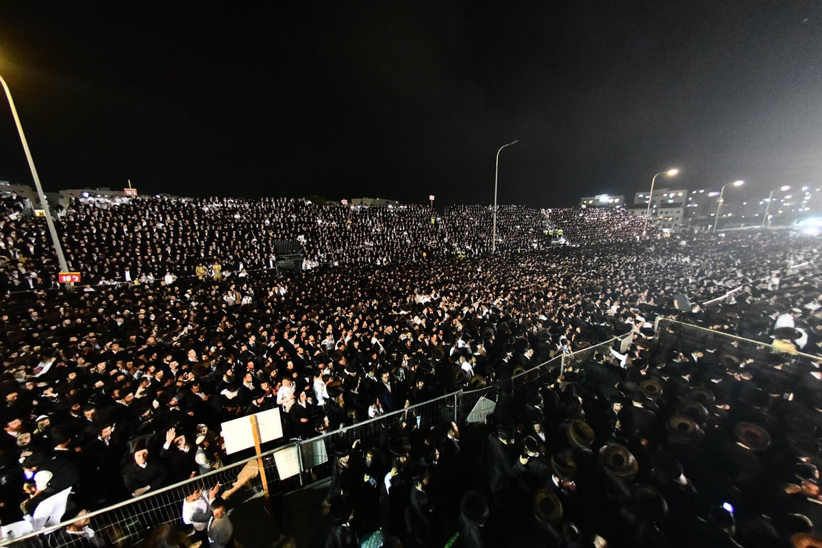 הרה"צ רבי אלימלך בידרמן בהדלקה