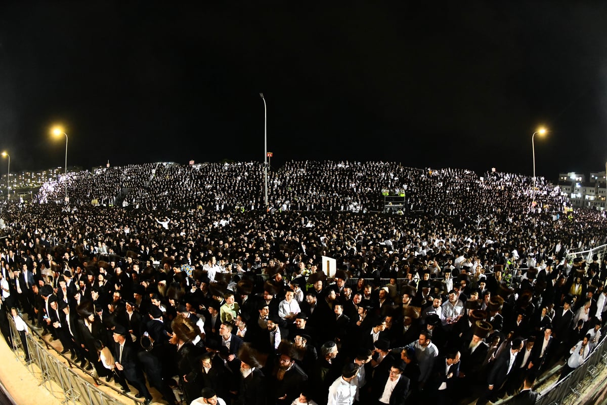 הרה"צ רבי אלימלך בידרמן בהדלקה