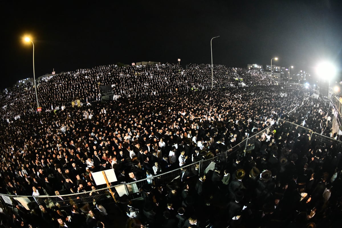 הרה"צ רבי אלימלך בידרמן בהדלקה