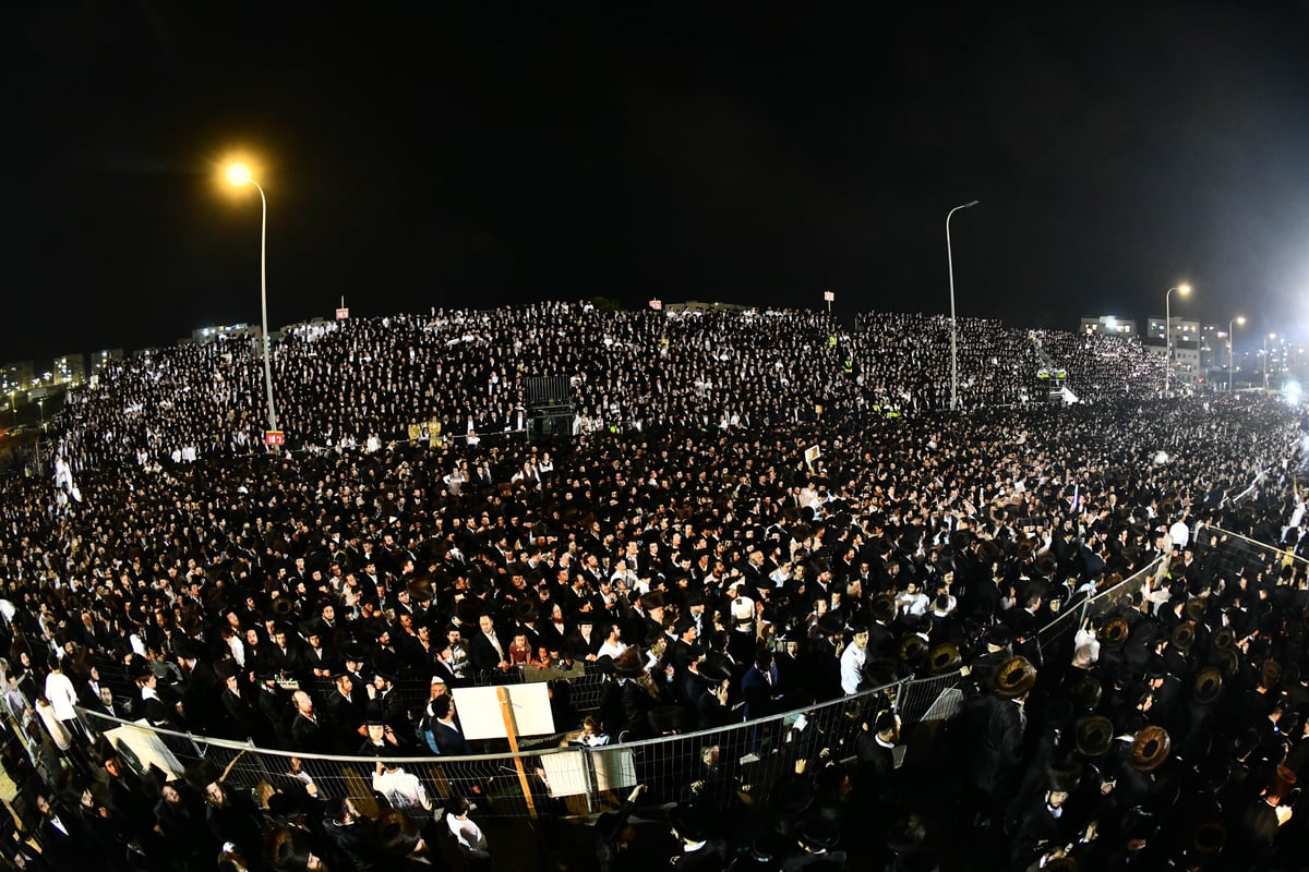 הרה"צ רבי אלימלך בידרמן בהדלקה