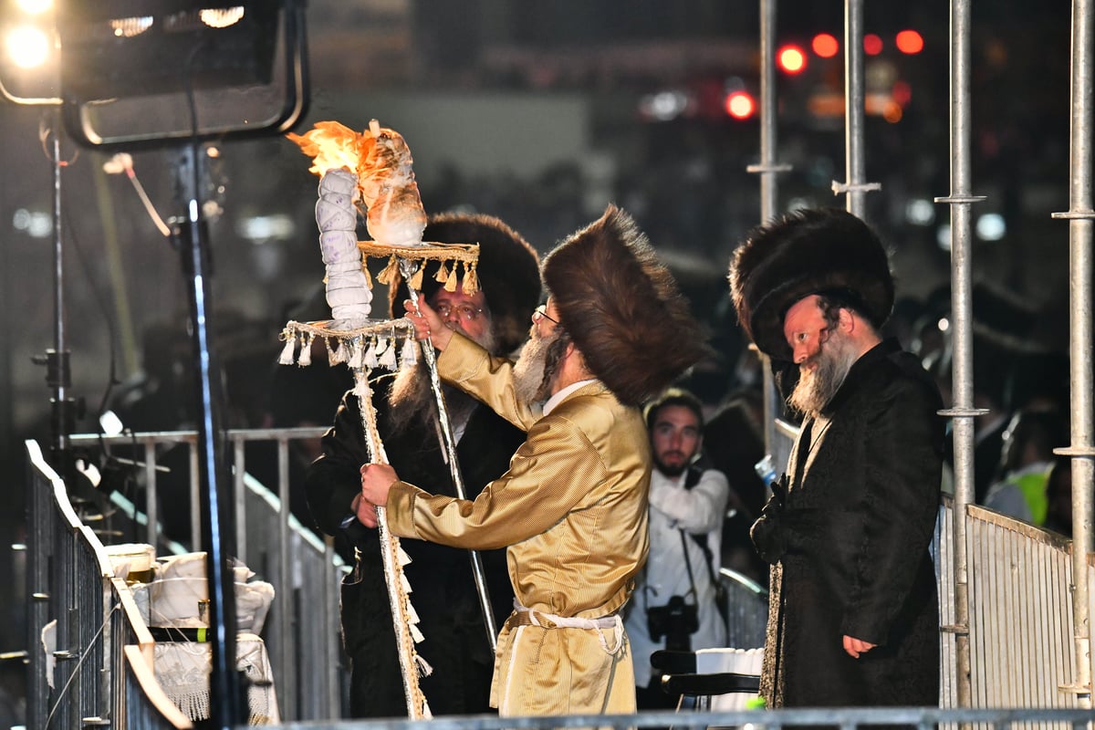 הרה"צ רבי אלימלך בידרמן בהדלקה