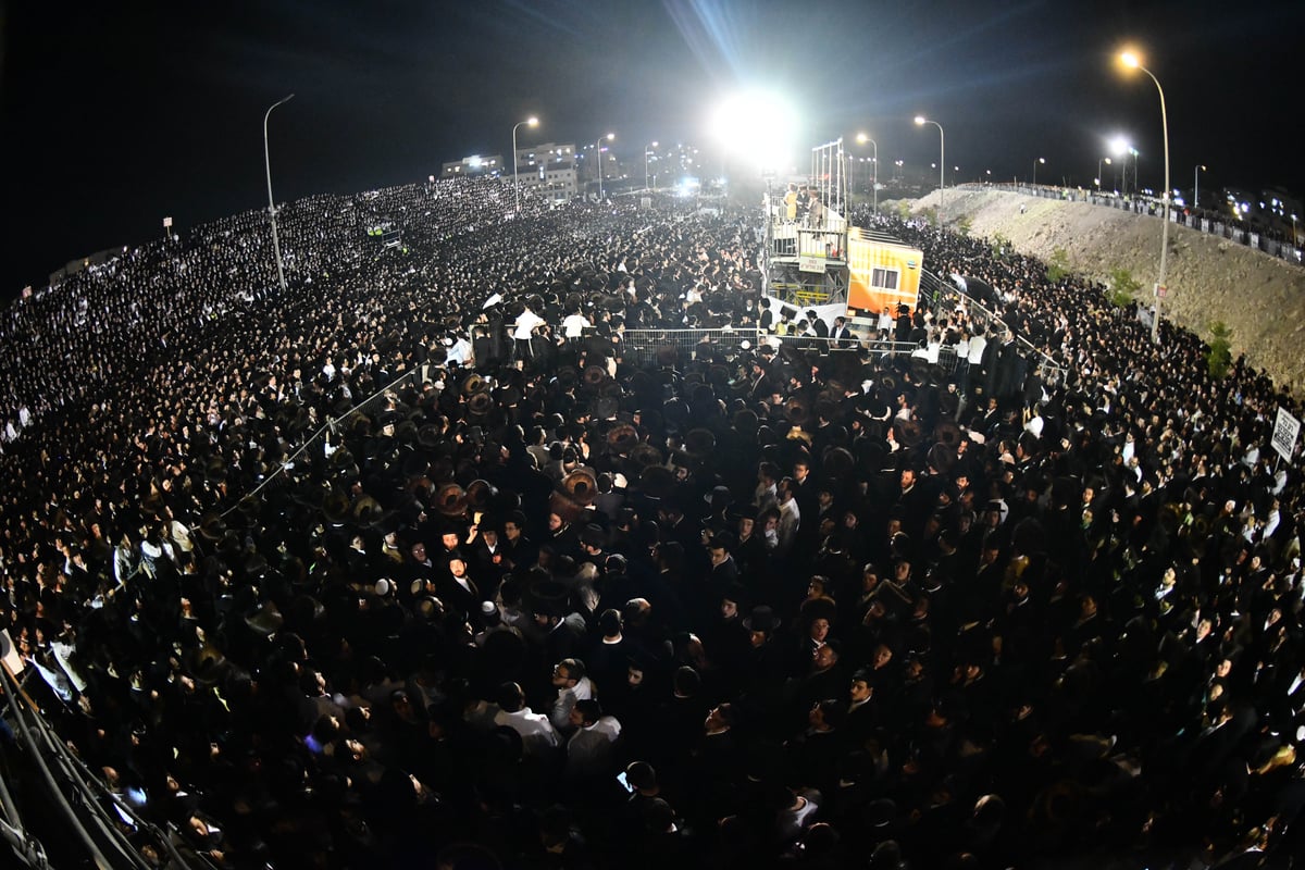 הרה"צ רבי אלימלך בידרמן בהדלקה