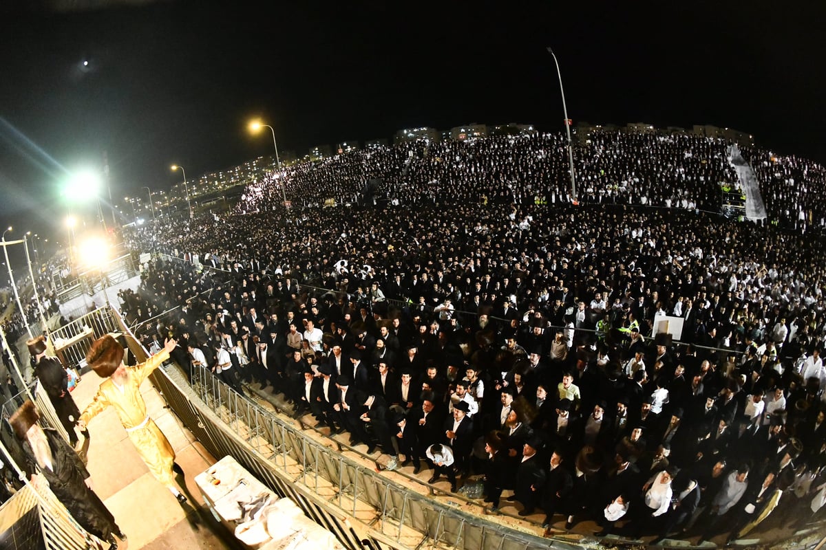 הרה"צ רבי אלימלך בידרמן בהדלקה