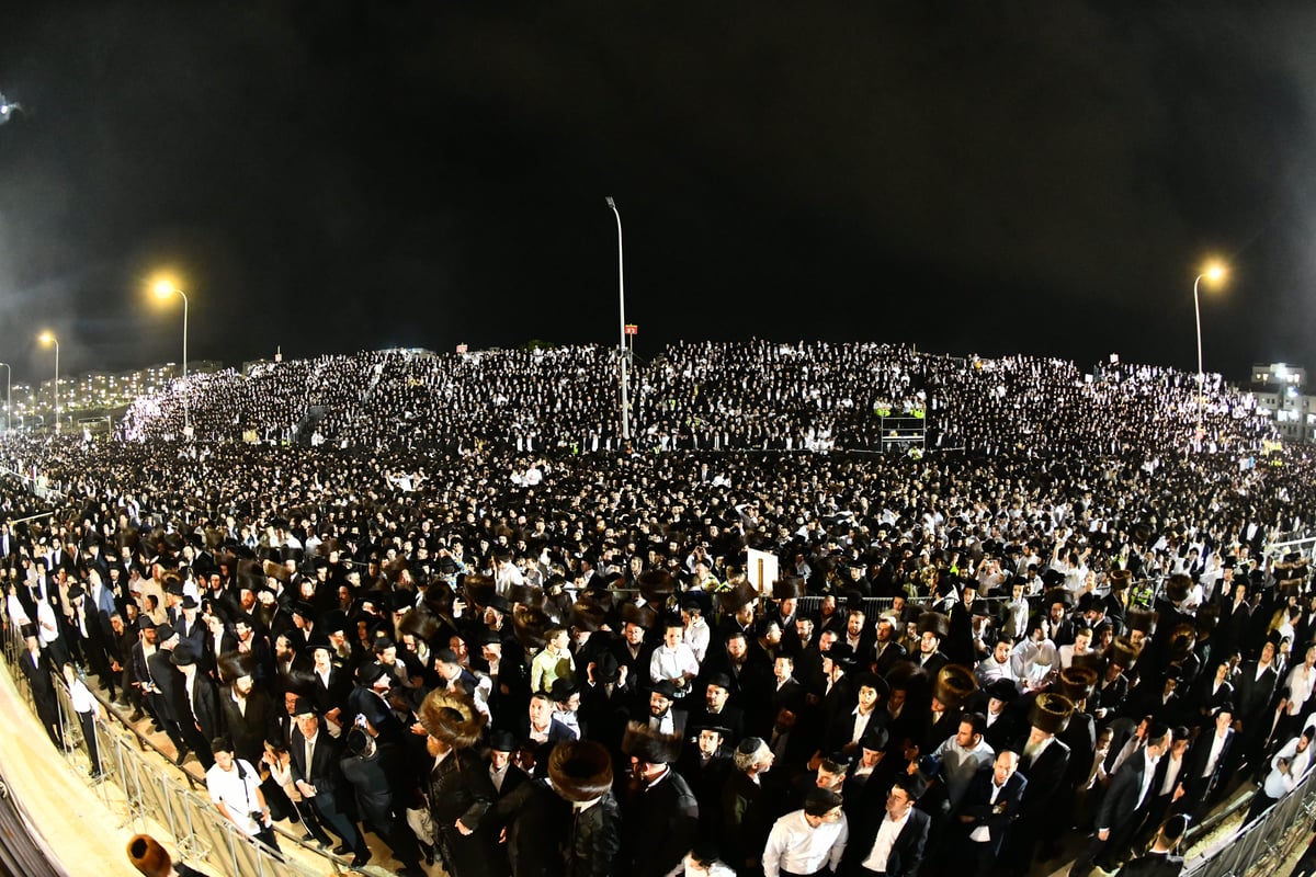 הרה"צ רבי אלימלך בידרמן בהדלקה