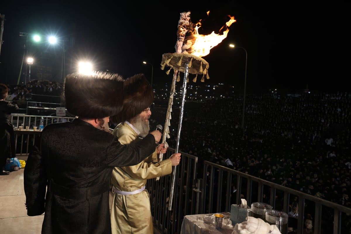 הרה"צ רבי אלימלך בידרמן בהדלקה