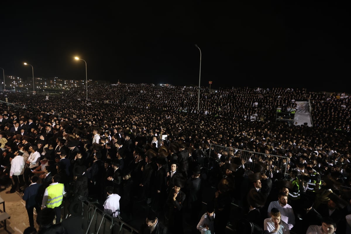 הרה"צ רבי אלימלך בידרמן בהדלקה